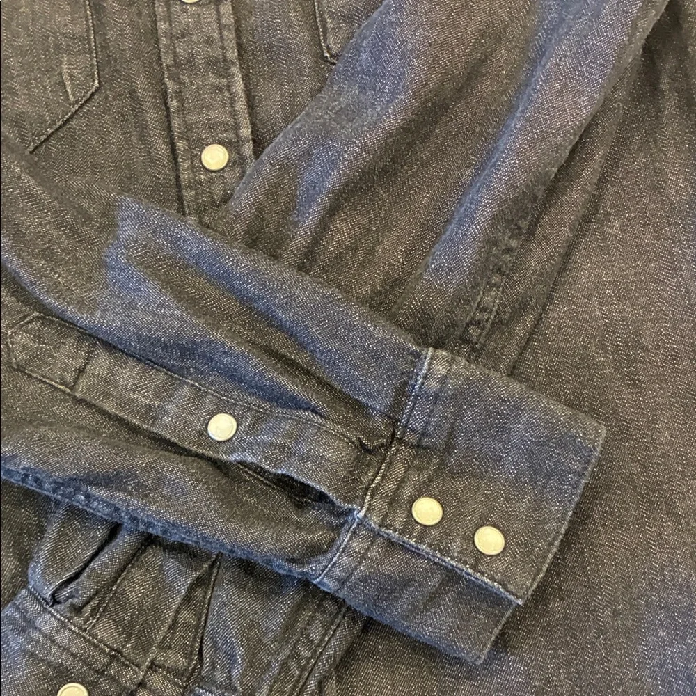 Women’s Levi's Black Denim Shirt with Snap Buttons. - Picture 6 of 7